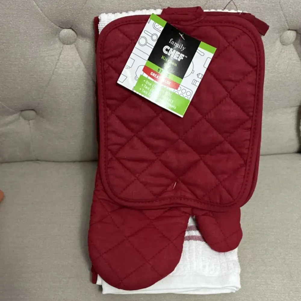 Kitchen Oven Mitt Pot Holders Towels Red/White 5 pc set